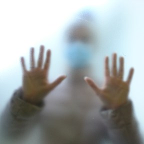 expulsion implosion et explosion thandoula fin de vie